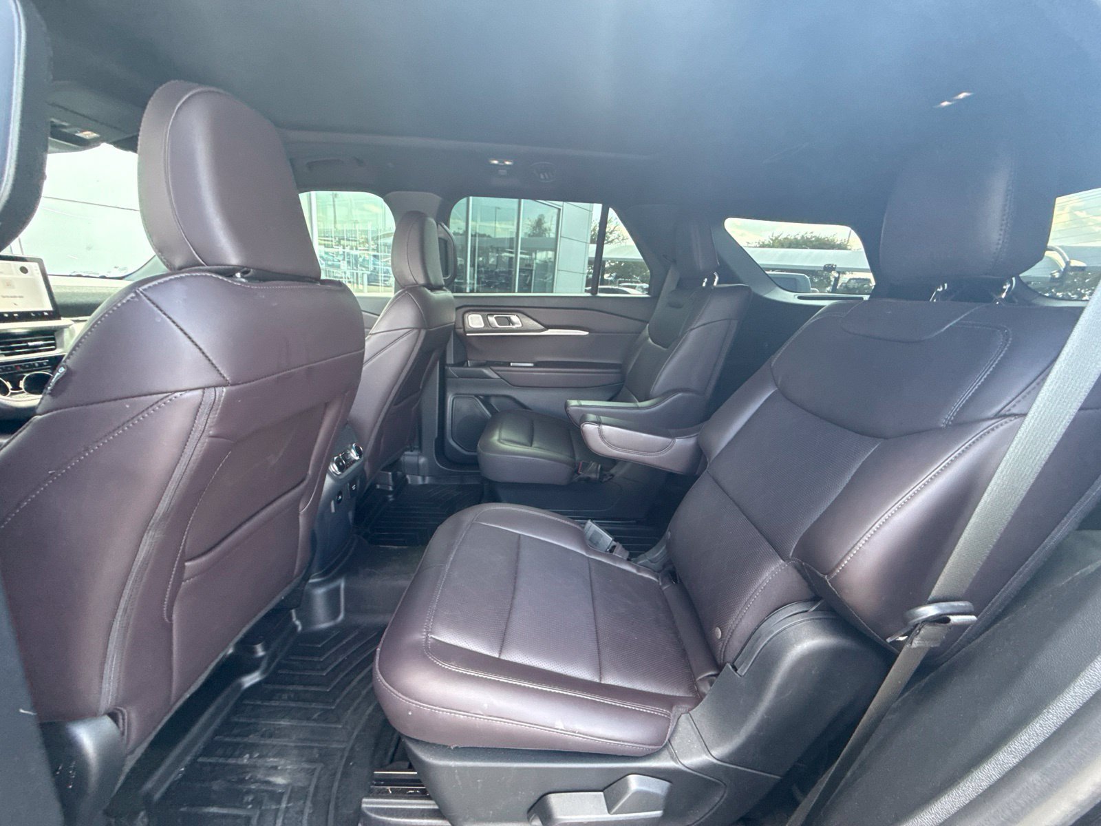 Used 2025 Ford Explorer Platinum RWD image 6