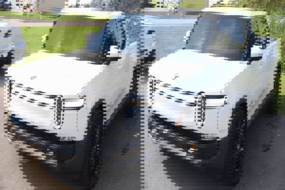 Used 2022 Rivian R1T Adventure image 26