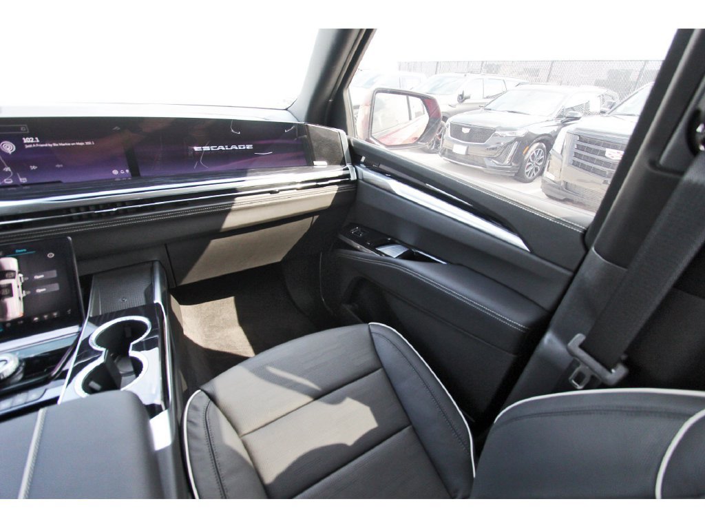 New 2026 Cadillac Escalade ESV Sport w/ Touring Package AWD/4WD image 10