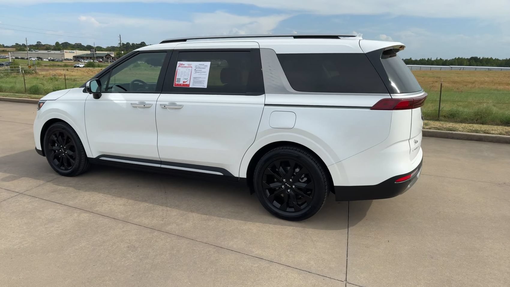 Used 2023 Kia Carnival SX Prestige FWD image 5