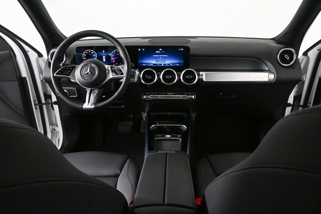 Used 2025 Mercedes-Benz GLB 250 image 17