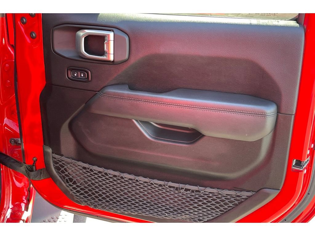 Used 2020 Jeep Wrangler Unlimited Sahara image 20