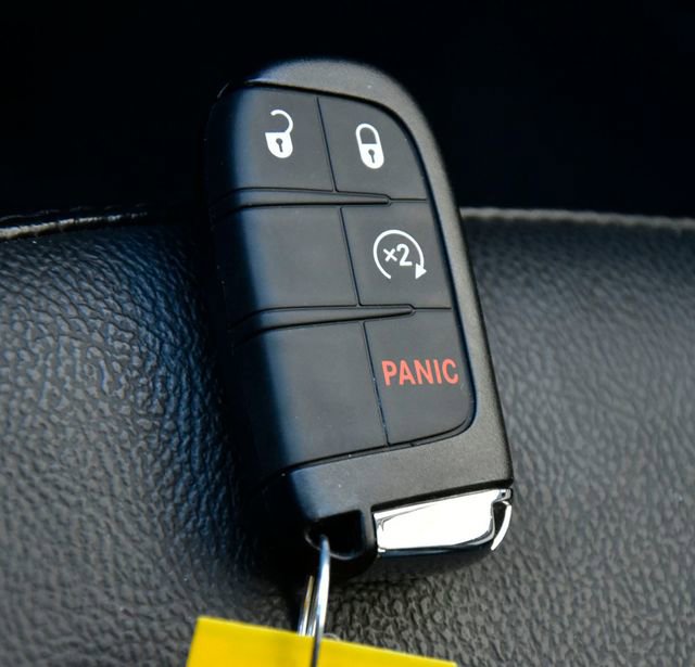 Used 2022 Jeep Compass Limited image 27