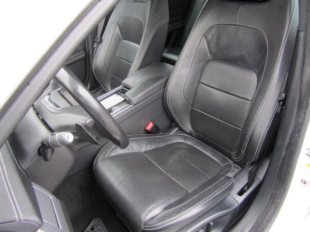 Used 2016 Jaguar XF R-Sport image 18