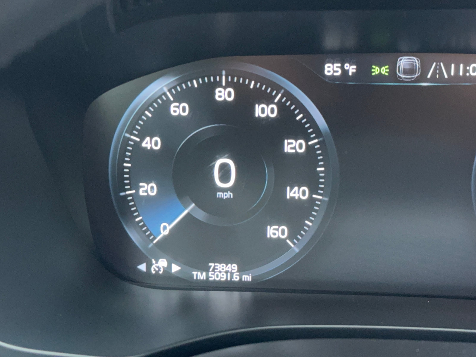Used 2019 Volvo XC60 T5 Momentum w/ Multimedia Package FWD image 25