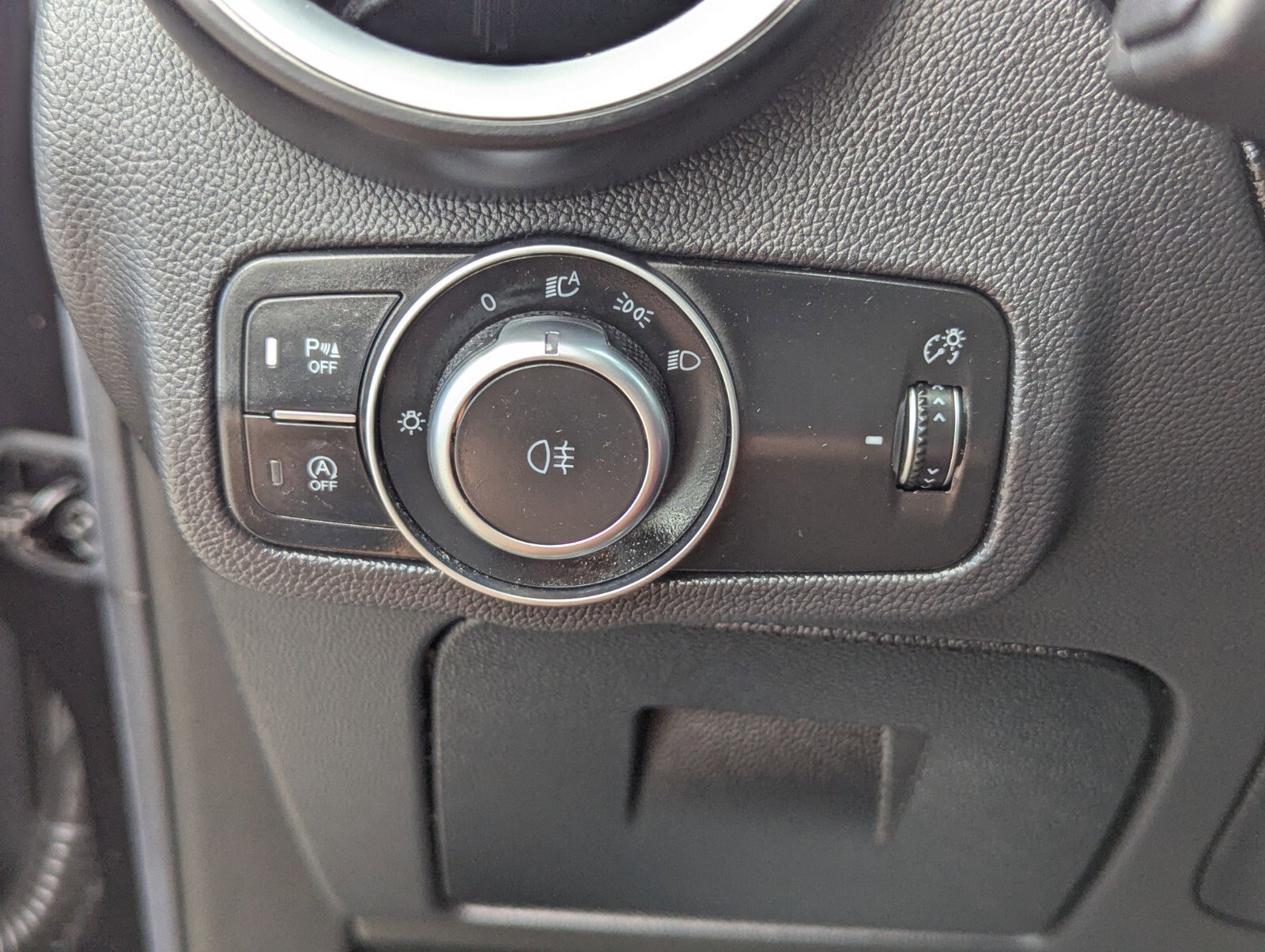 Used 2023 Alfa Romeo Stelvio Sprint RWD image 38