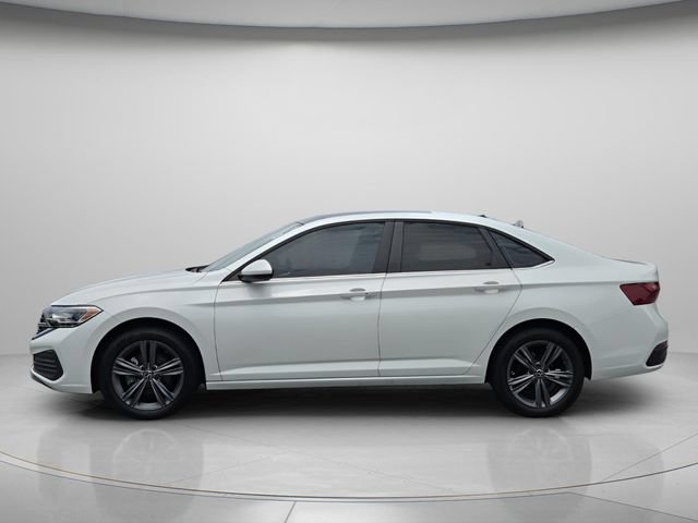Used 2023 Volkswagen Jetta SE w/ Panoramic Sunroof Package FWD image 3