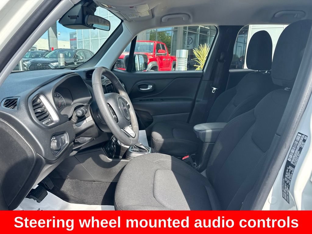 Used 2023 Jeep Renegade Latitude AWD/4WD image 11