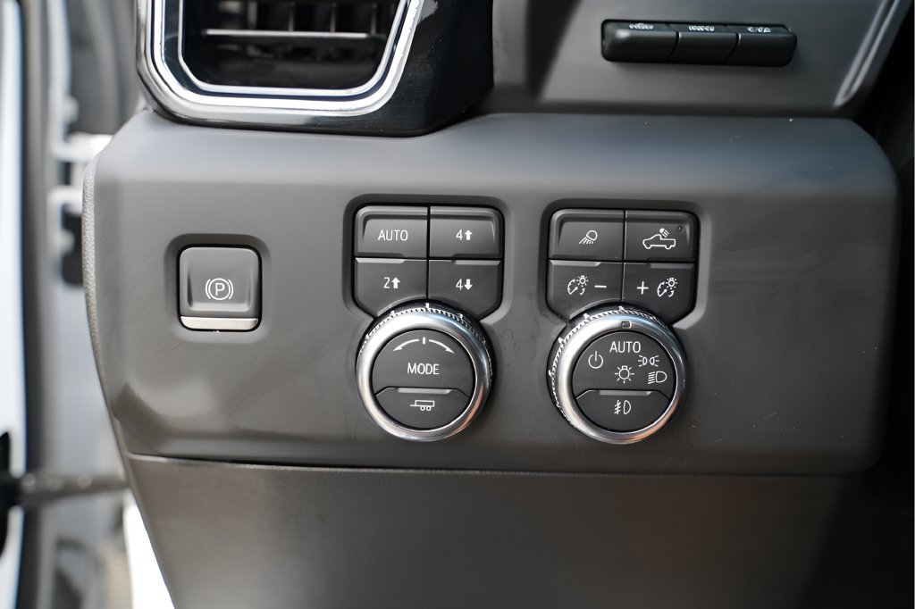 Used 2024 GMC Sierra 2500 Denali w/ Denali Reserve Package AWD/4WD image 18