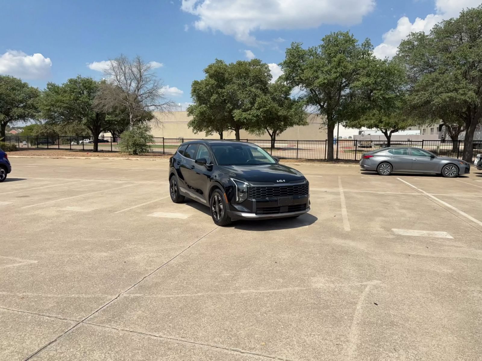 Used 2026 Kia Sportage LX FWD image 3