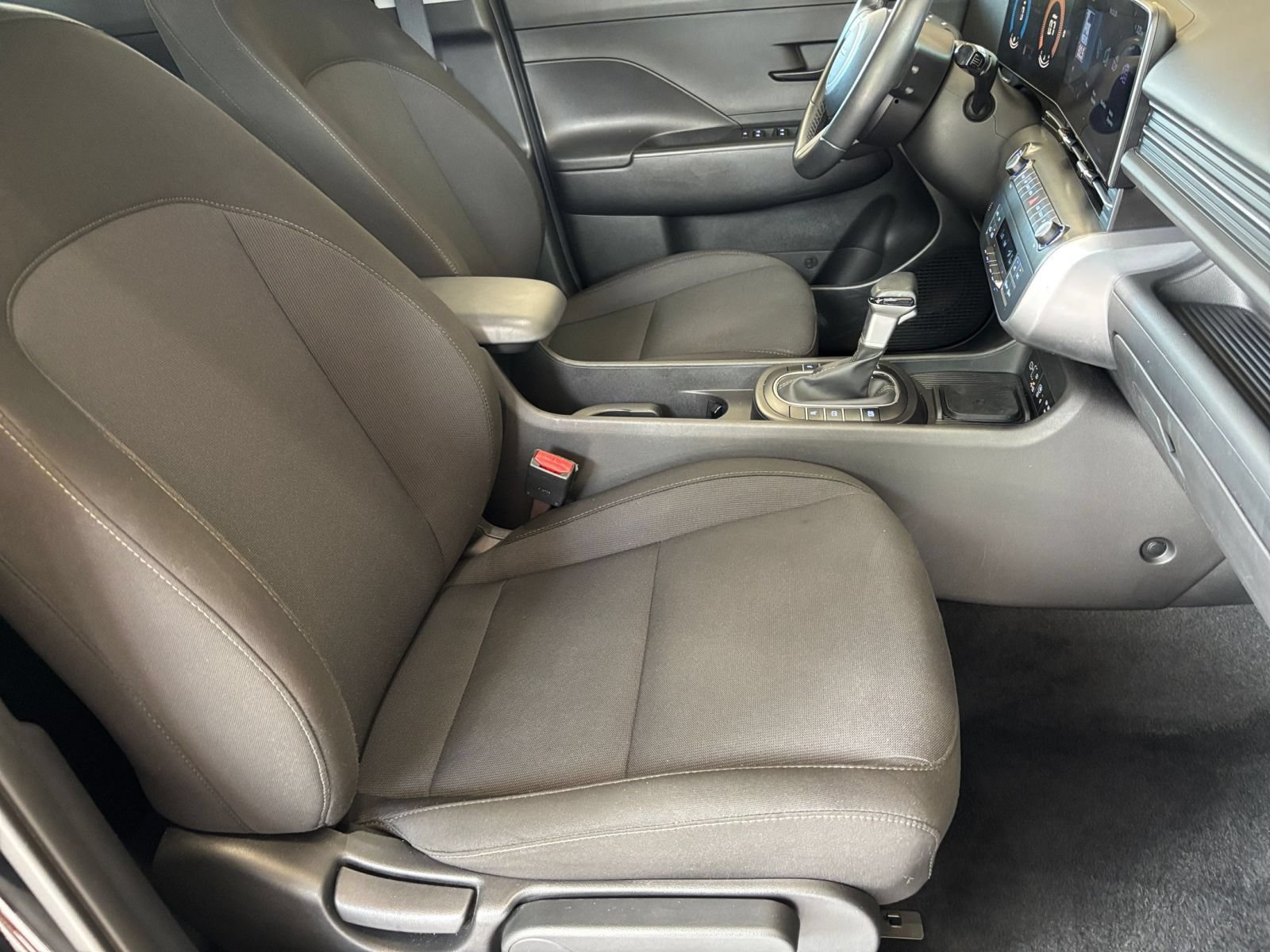 Used 2026 Hyundai Kona SEL Sport FWD image 35