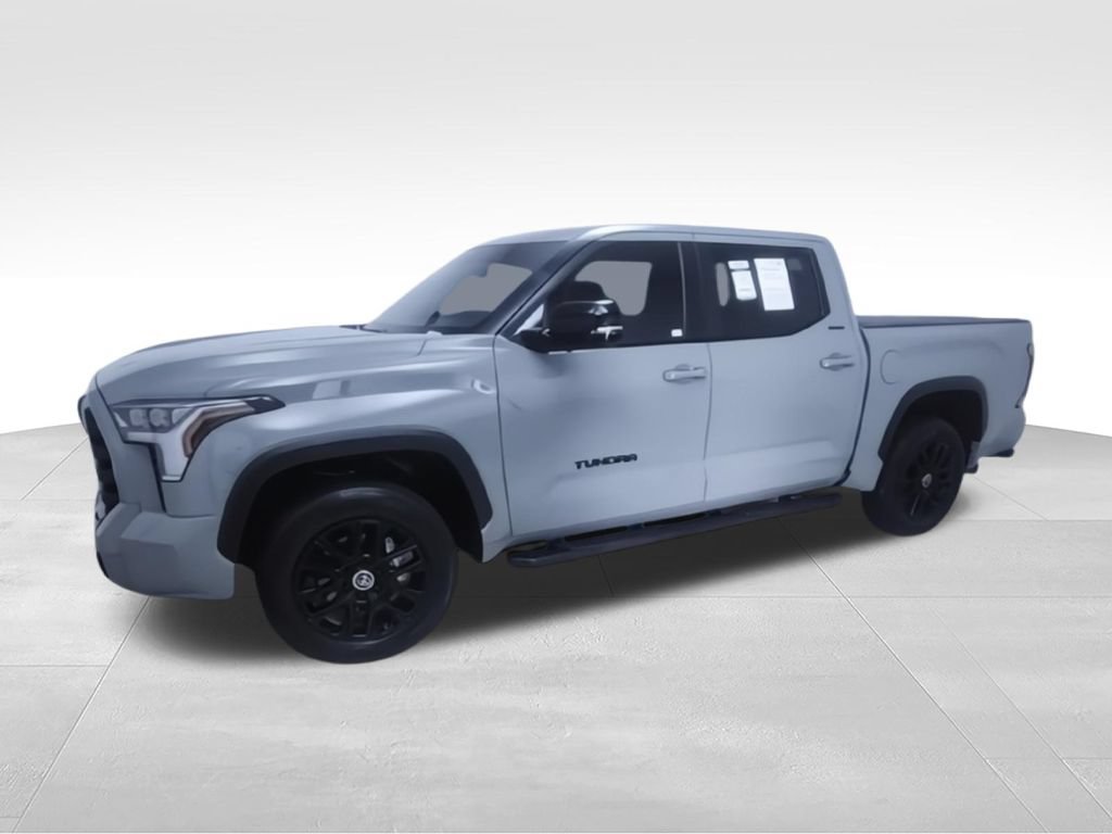 Used 2024 Toyota Tundra Limited AWD/4WD image 7