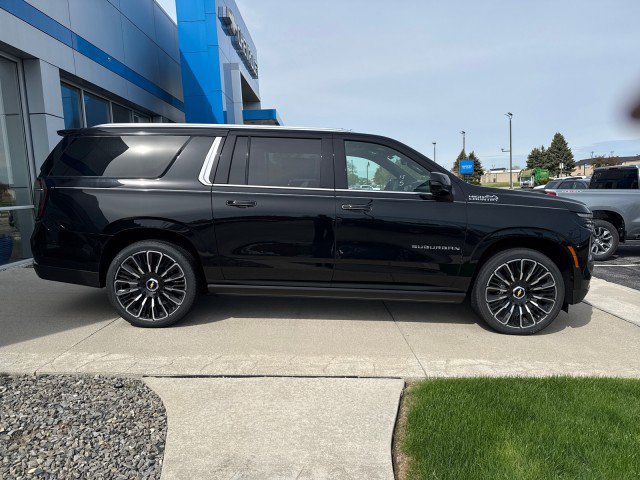 New 2026 Chevrolet Suburban High Country AWD/4WD image 2