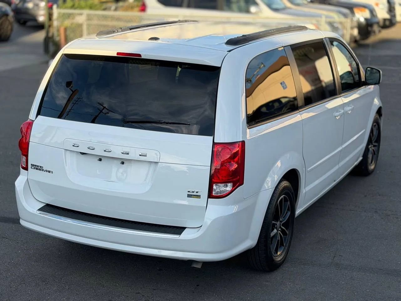 Used 2017 Dodge Grand Caravan GT image 16