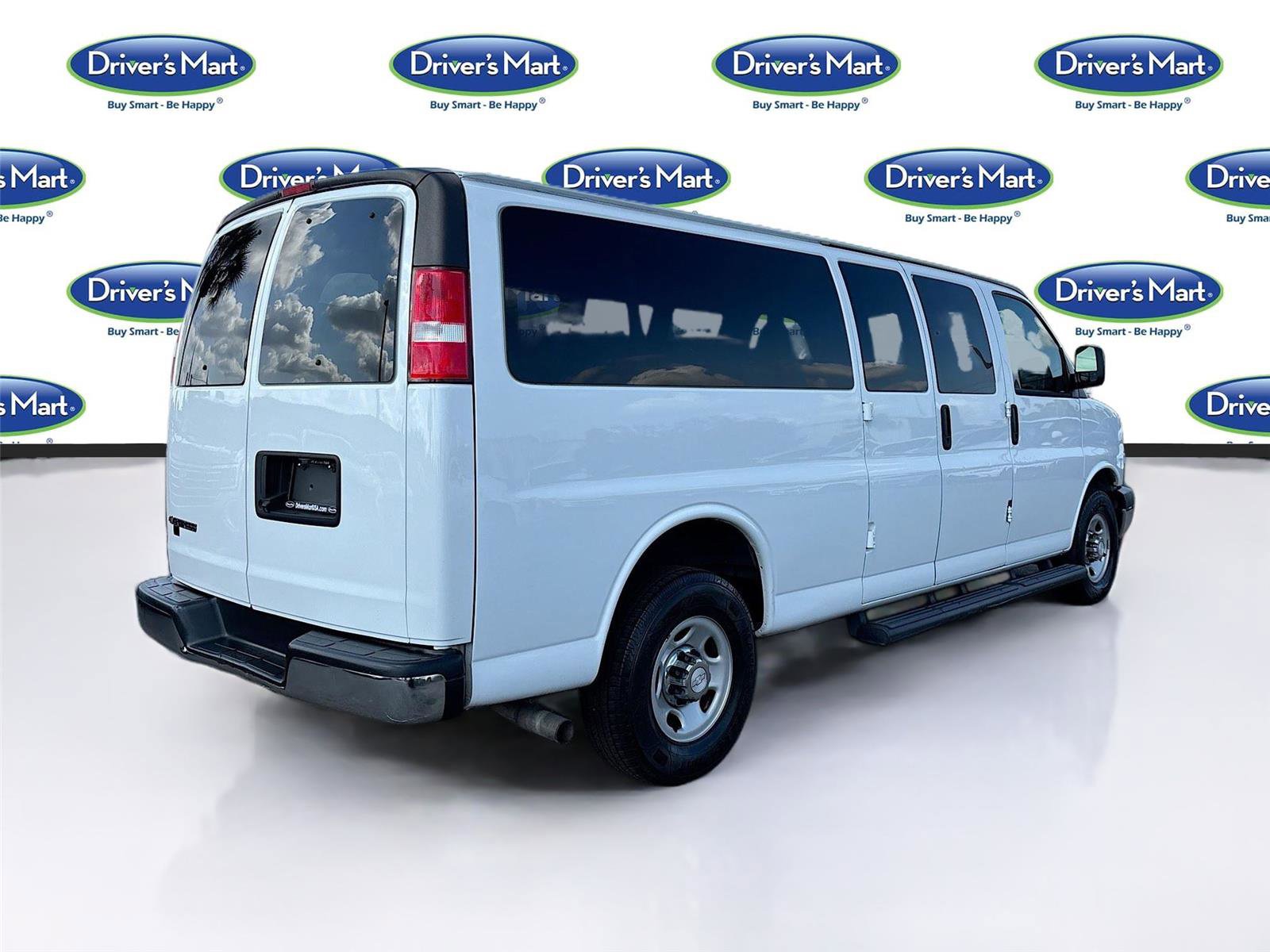Used 2020 Chevrolet Express 3500 LT w/ LT Preferred Equipment Group image 7