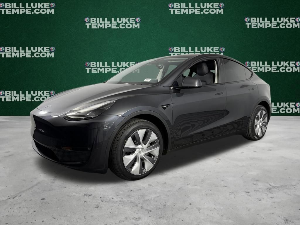 Used 2024 Tesla Model Y Long Range image 3