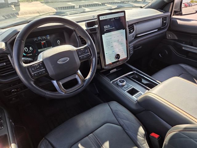 Used 2023 Ford Expedition Platinum image 7