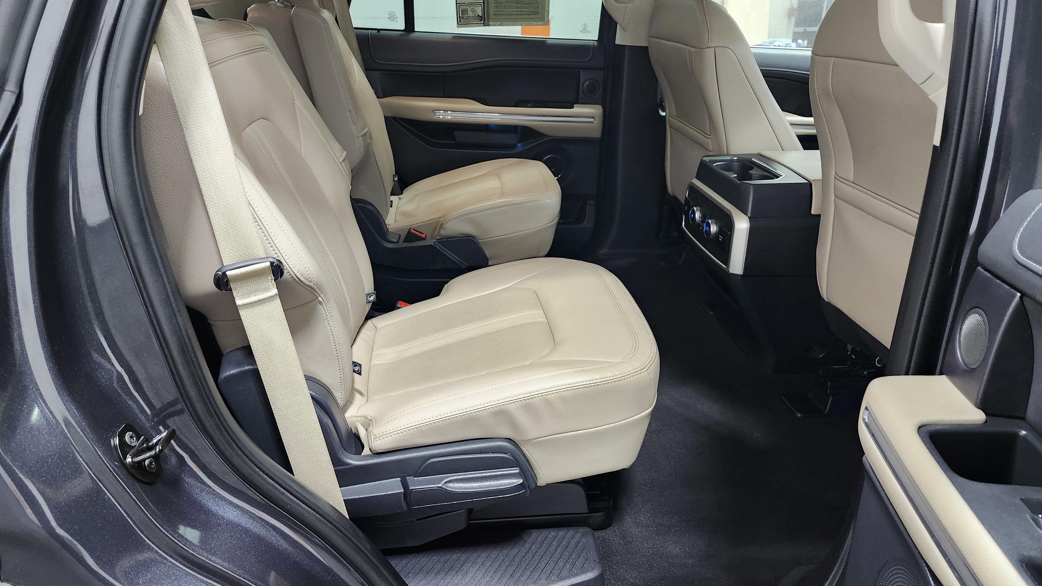Used 2024 Ford Expedition Limited image 20