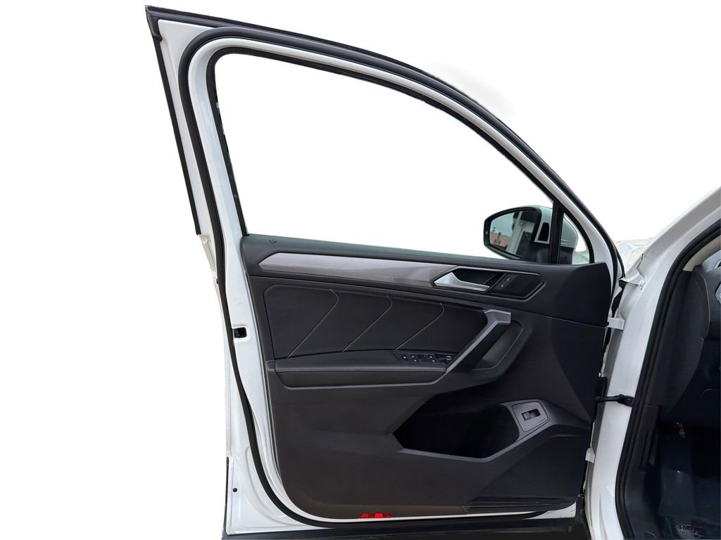Used 2022 Volkswagen Tiguan SE FWD image 20