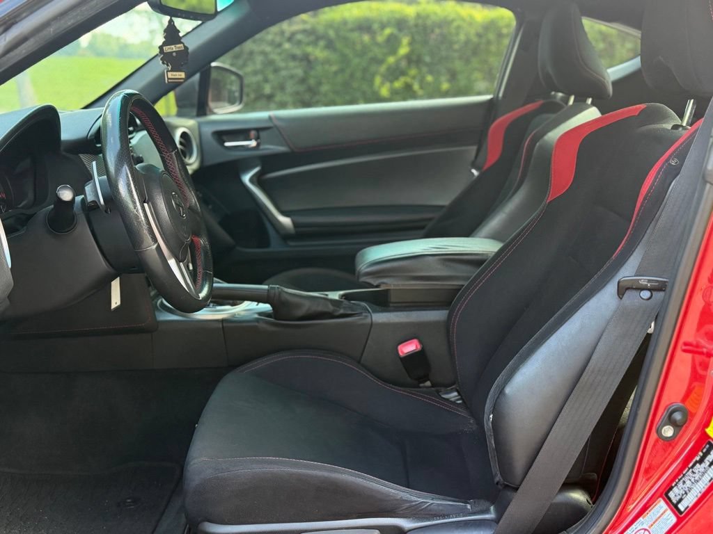 Used 2015 Scion FR-S RWD image 10