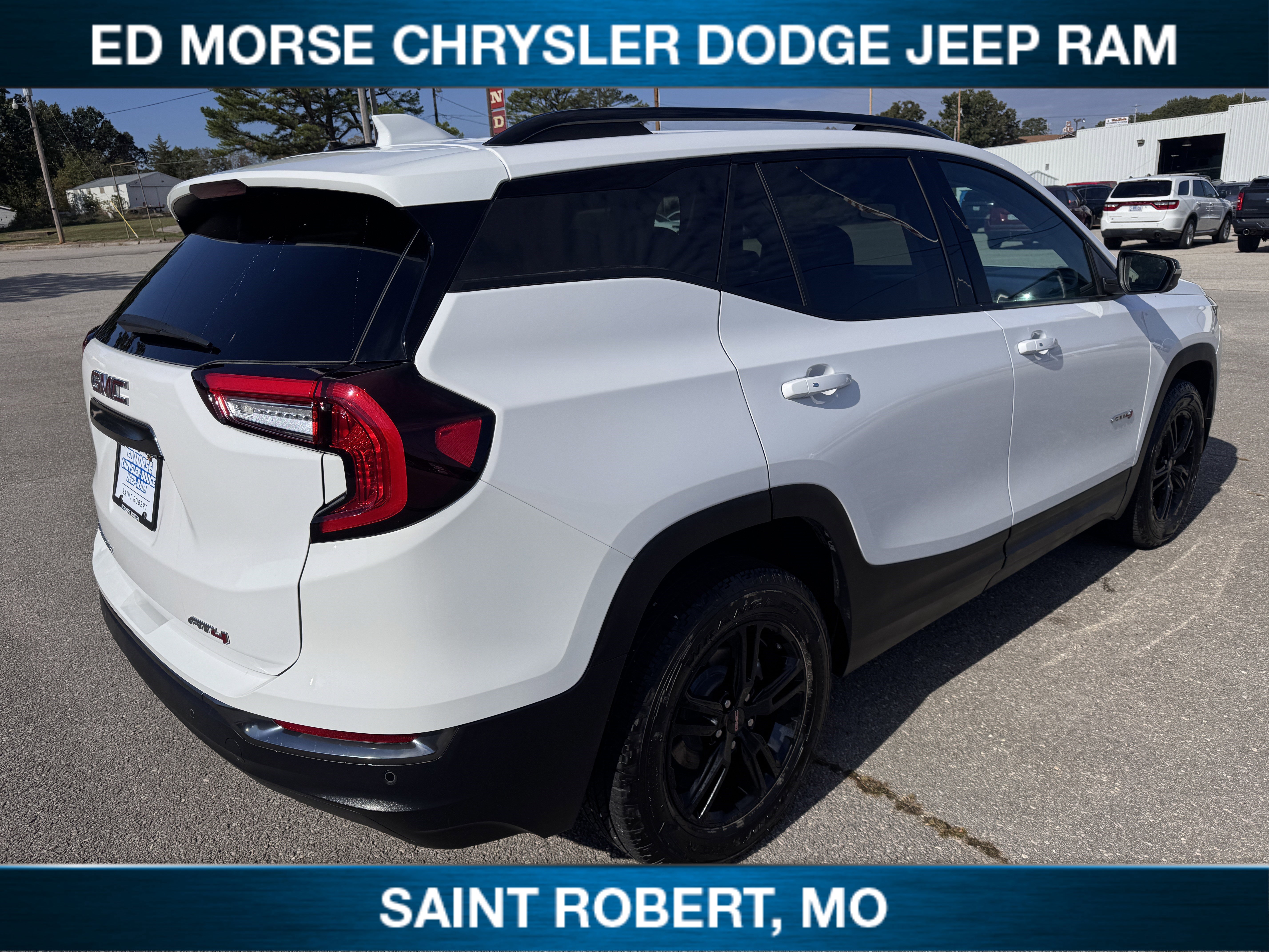 Used 2024 GMC Terrain AT4 image 5