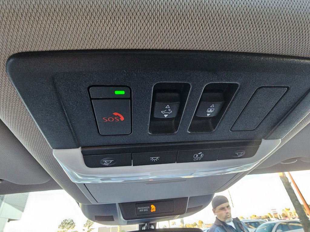 Used 2024 Nissan Rogue Platinum w/ Platinum Premium Package FWD image 34