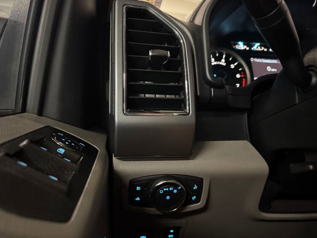 Used 2019 Ford F150 XLT w/ Equipment Group 302A Luxury image 15