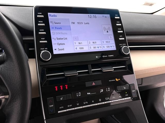 Used 2021 Toyota Avalon XLE w/ Moonroof Package image 19