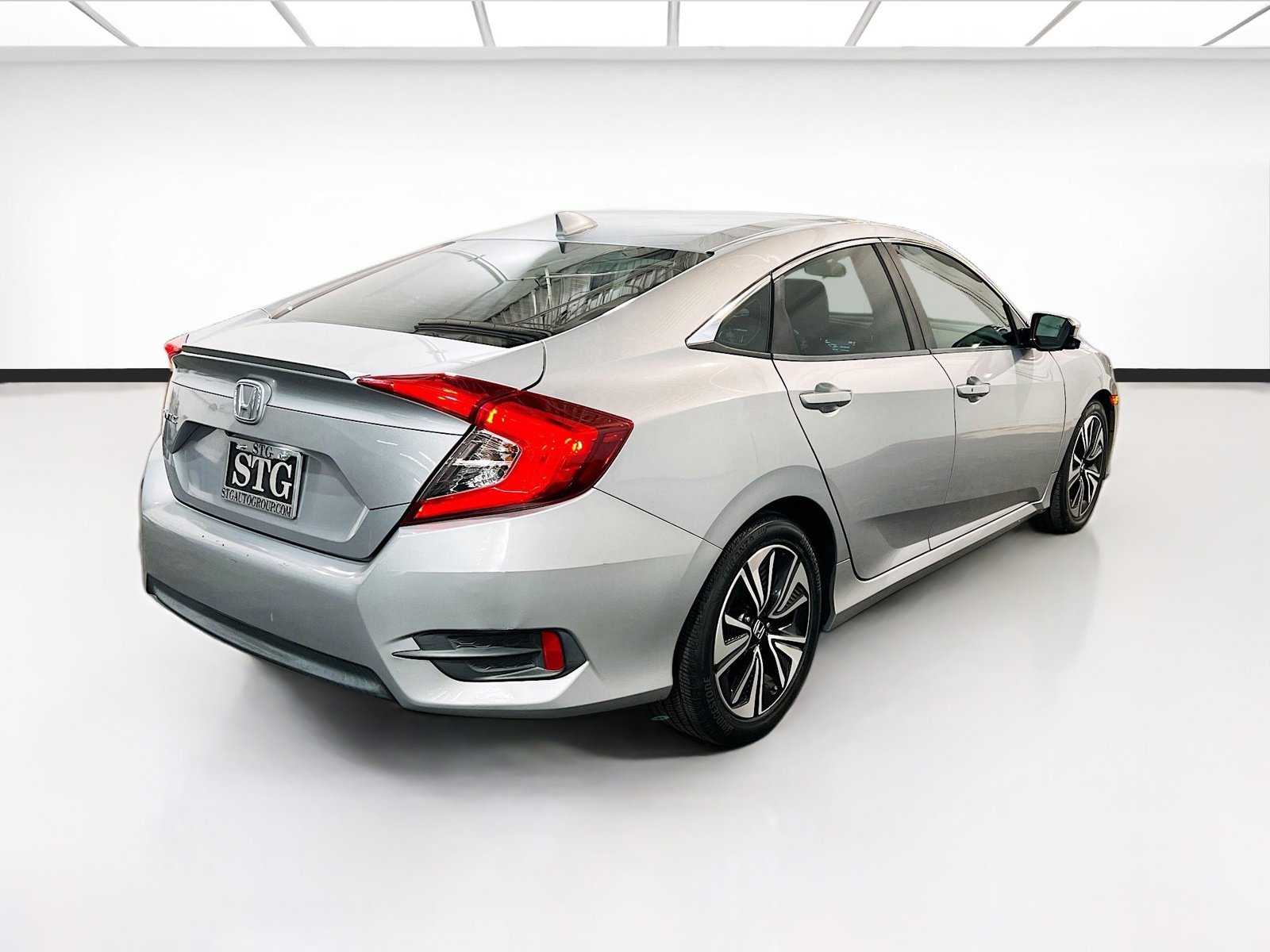 Used 2016 Honda Civic EX-T image 4