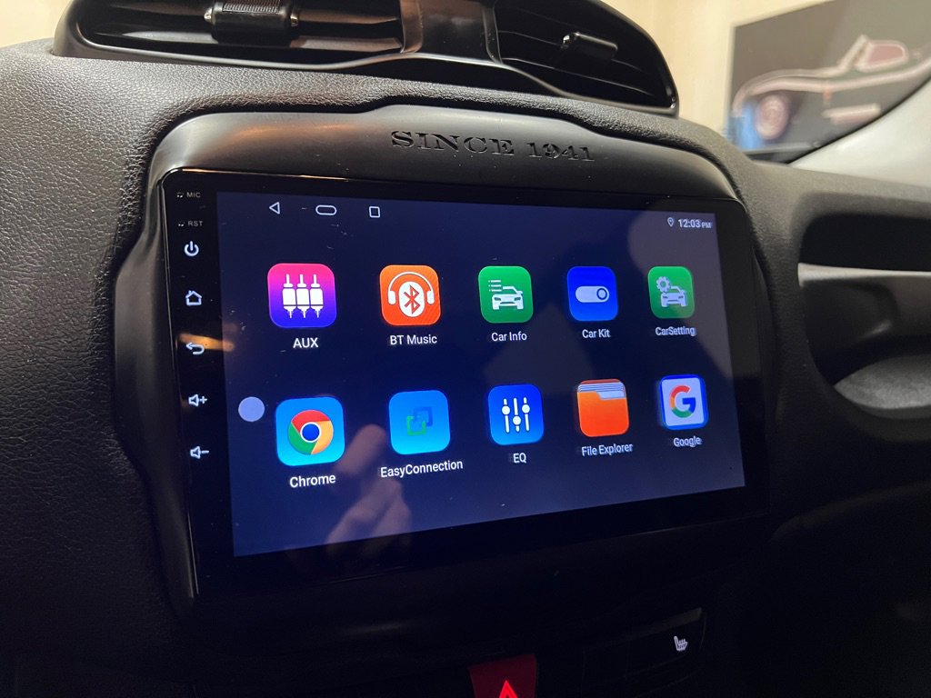 Used 2017 Jeep Renegade Trailhawk w/ Premium Trailhawk Package AWD/4WD image 30