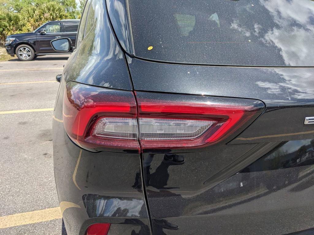 Used 2025 Ford Escape ST-Line Elite image 11