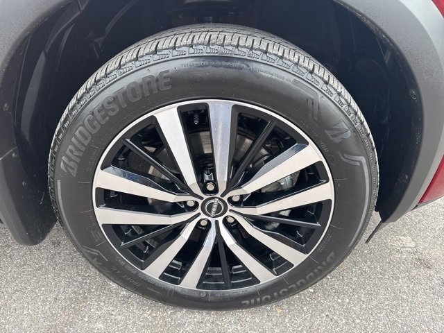 Used 2024 Nissan Pathfinder Platinum w/ Black Appearance Package image 57