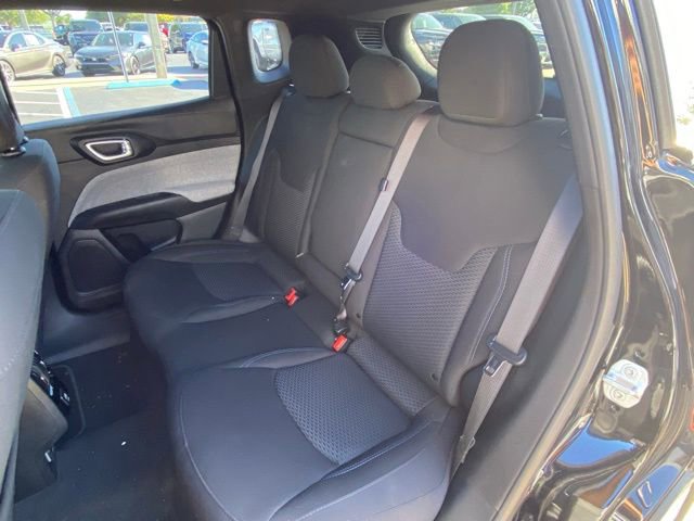 Used 2025 Jeep Compass Sport AWD/4WD image 25