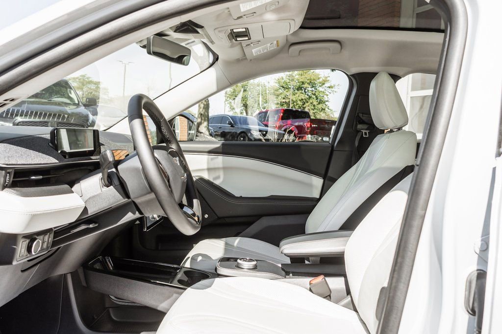 Used 2023 Ford Mustang Mach-E Premium image 29