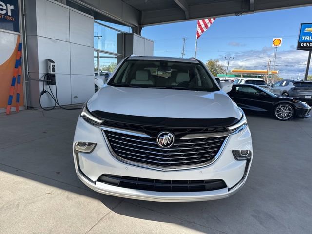 Used 2024 Buick Enclave Essence w/ Experience Buick Package FWD image 2