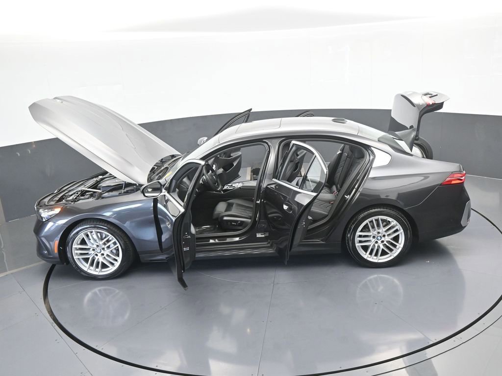 Used 2024 BMW 530i xDrive image 82