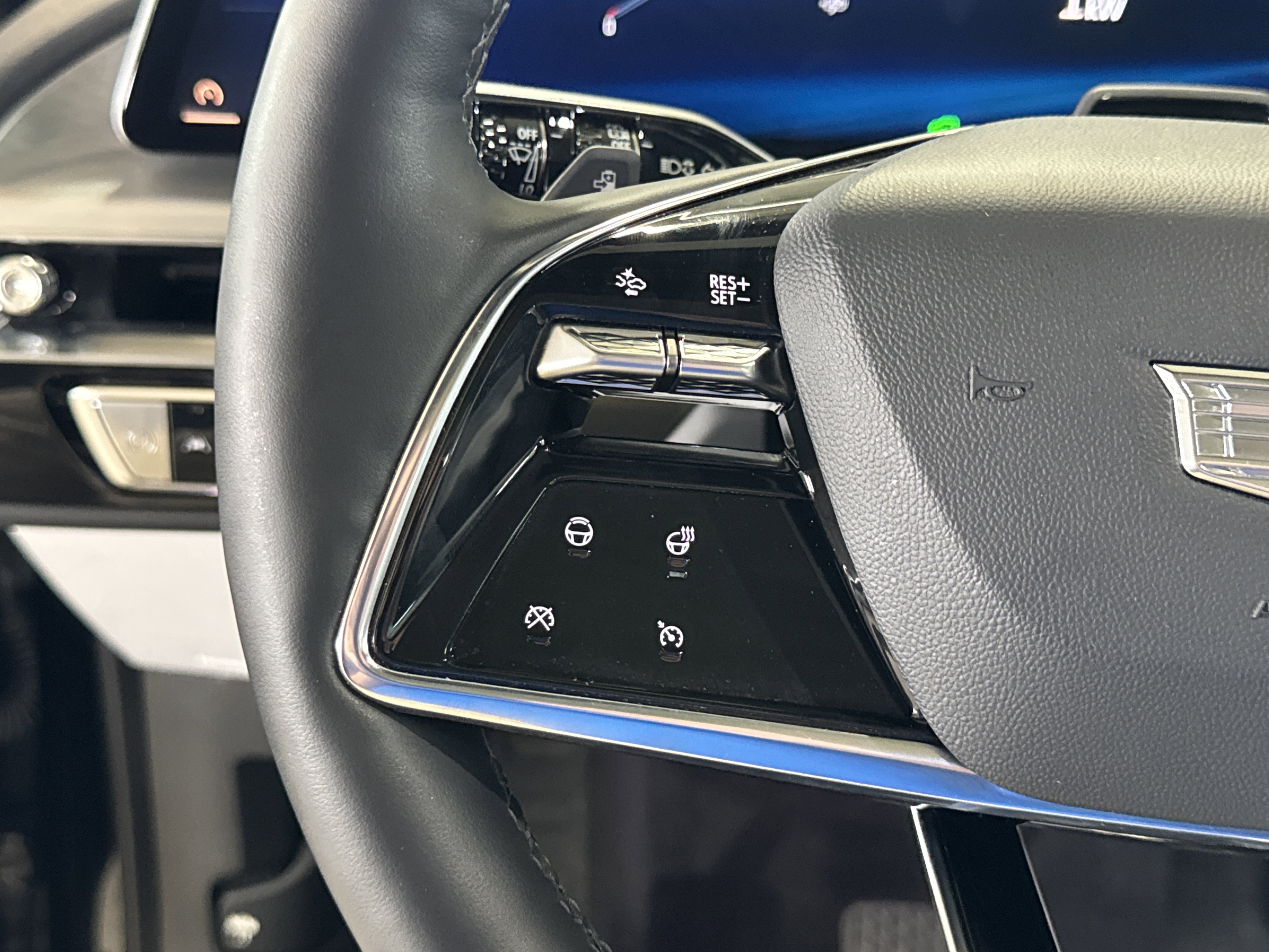 Used 2023 Cadillac Lyriq 2WD image 22