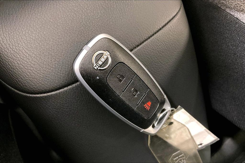 Certified 2025 Nissan Kicks SV image 14
