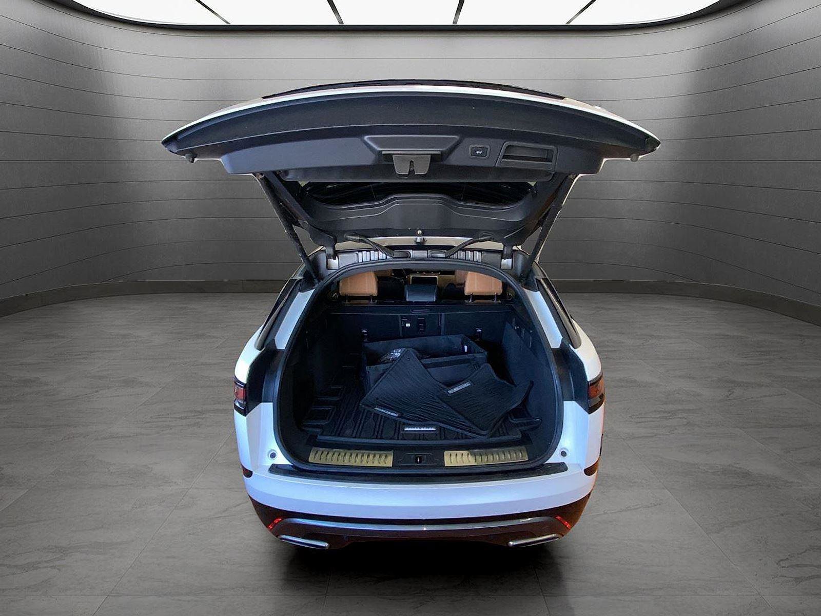 Used 2021 Land Rover Range Rover Velar R-Dynamic HSE image 22