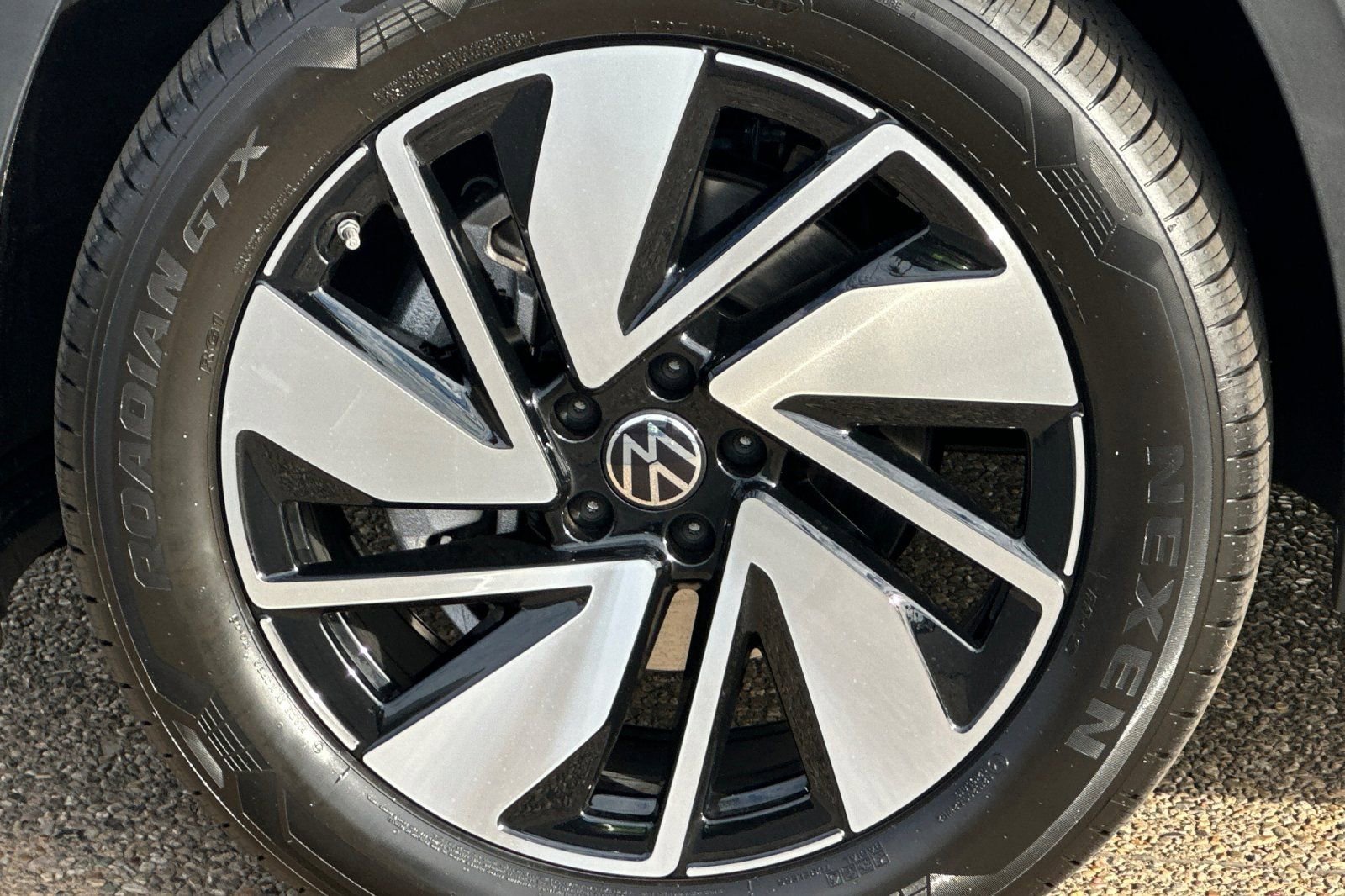 New 2026 Volkswagen Atlas SE image 26