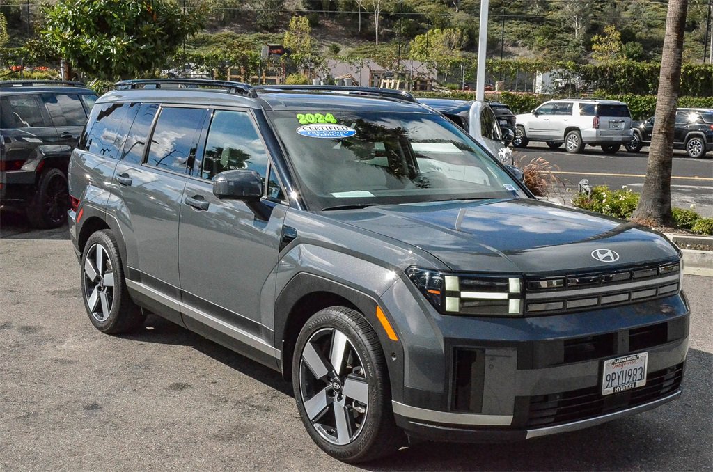 Used 2024 Hyundai Santa Fe Limited image 3