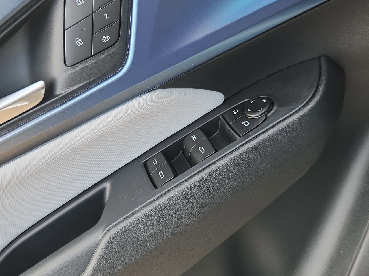 New 2026 Chevrolet Equinox EV LT image 27