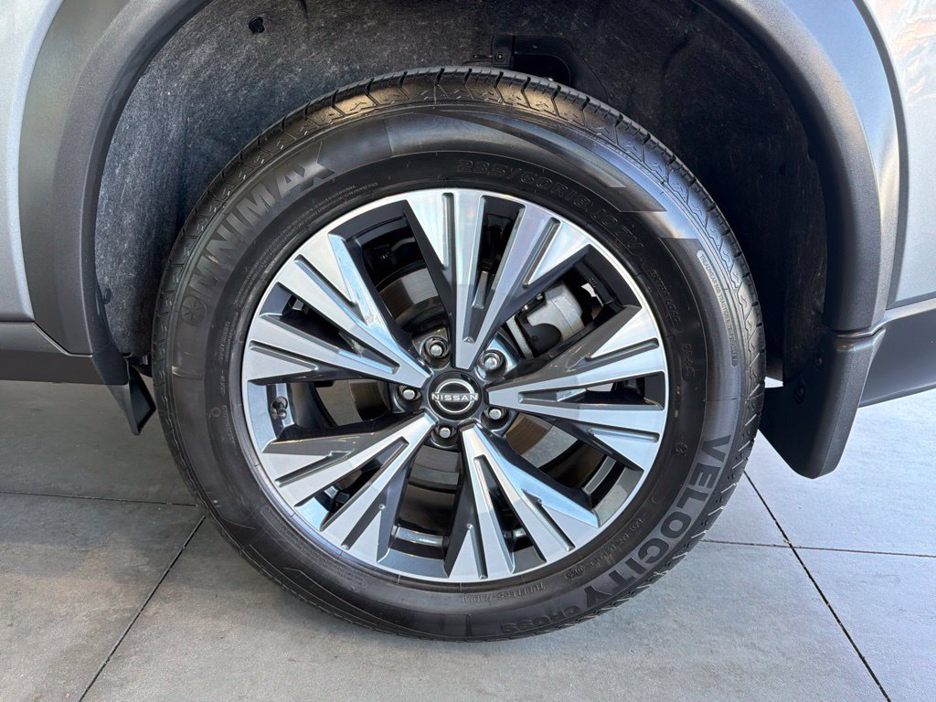 Used 2023 Nissan Rogue SV FWD image 16