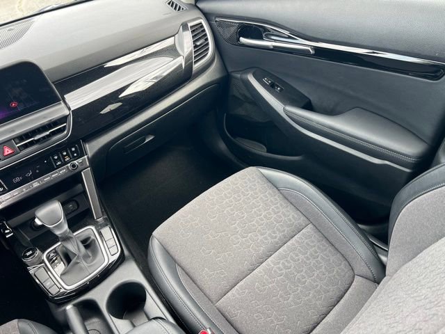 Certified 2025 Kia Seltos S FWD image 15