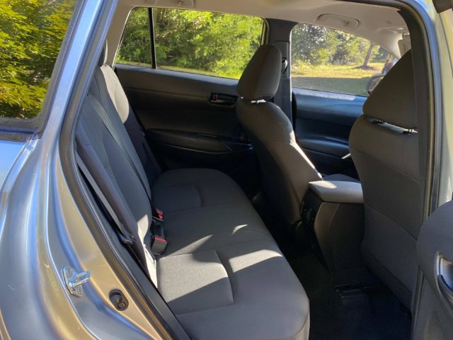 Used 2022 Toyota Corolla Cross LE FWD image 32