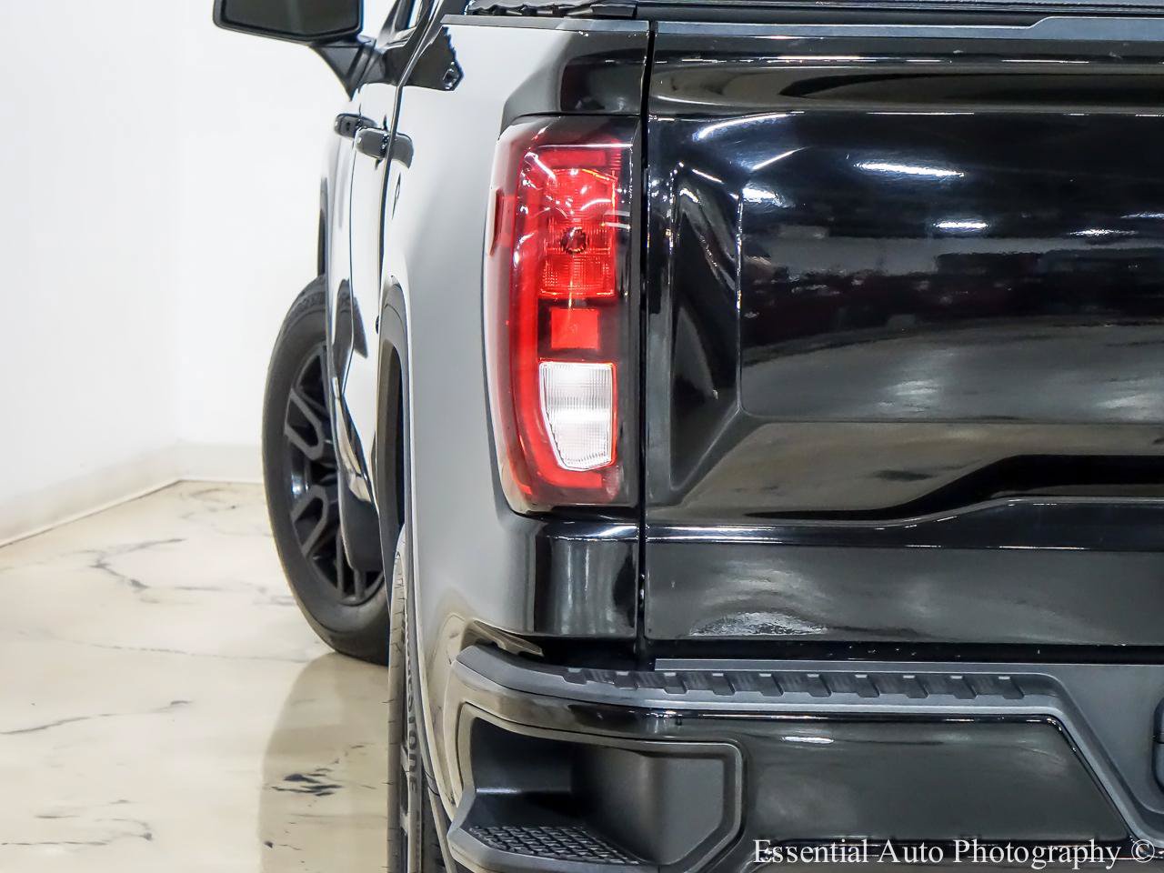 Used 2021 GMC Sierra 1500 Elevation RWD image 8
