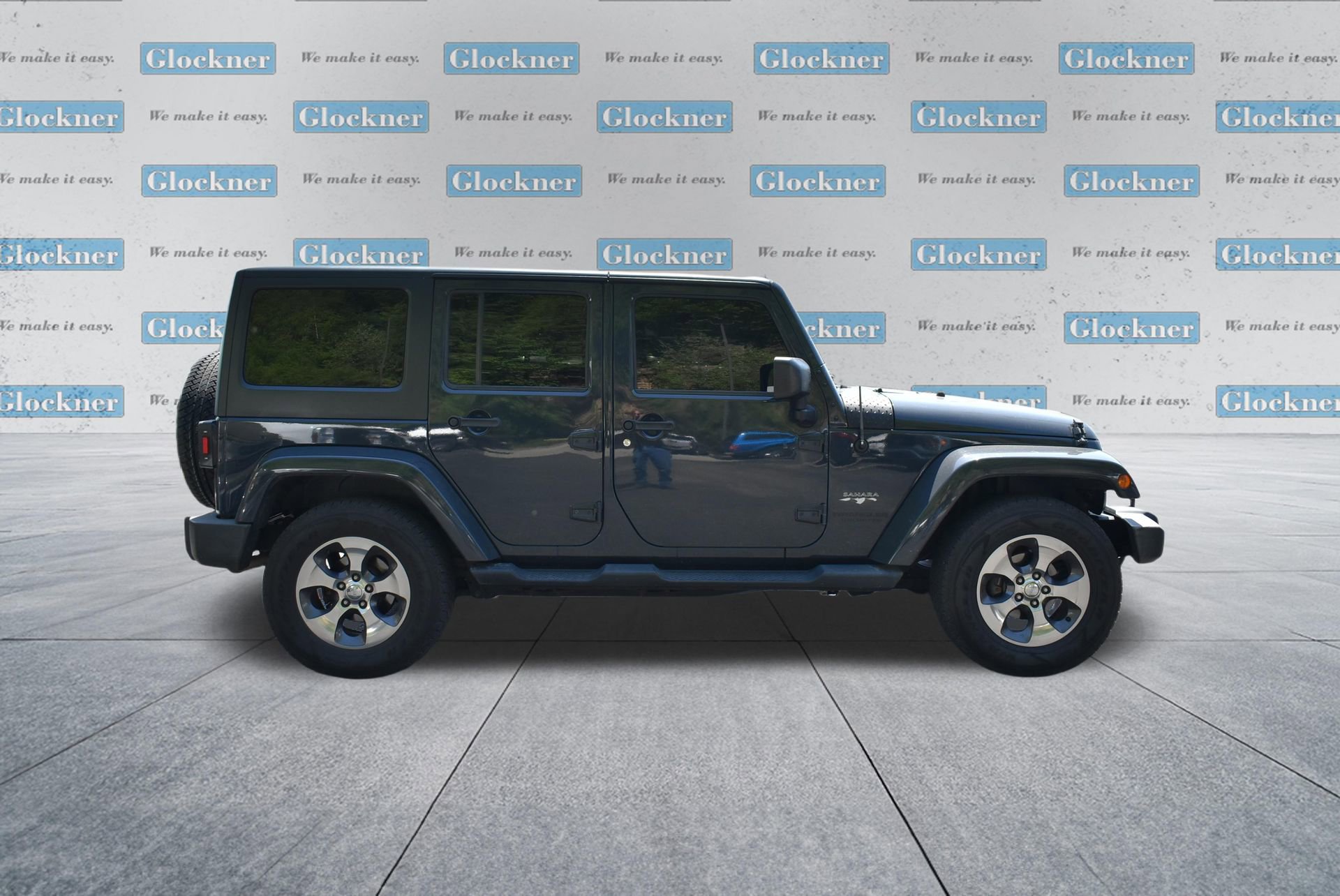 Used 2016 Jeep Wrangler Unlimited Sahara w/ Dual Top Group AWD/4WD image 4