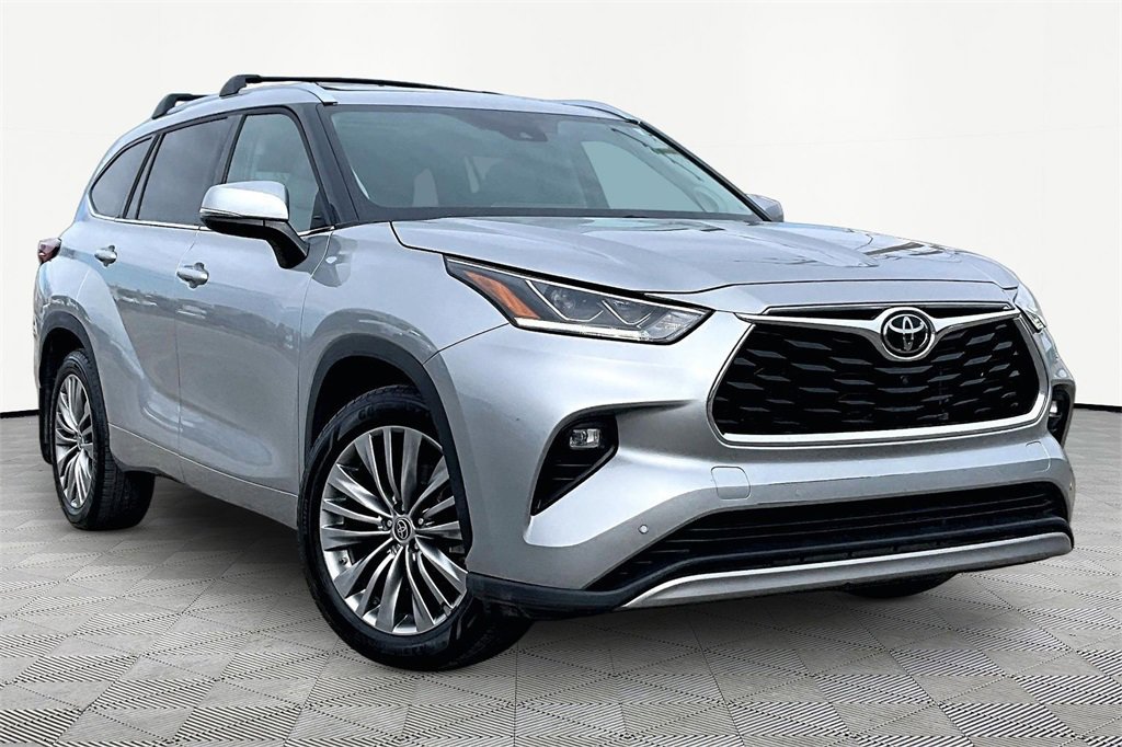 Used 2021 Toyota Highlander Platinum image 12