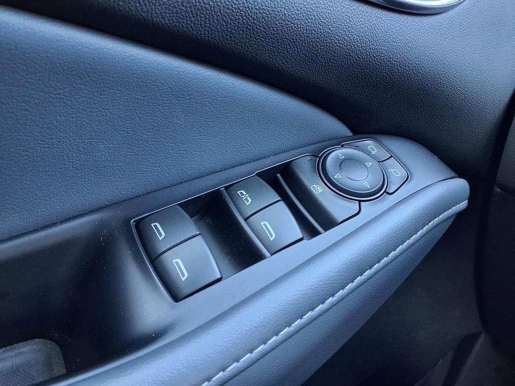 Used 2023 Buick Enclave Essence FWD image 22