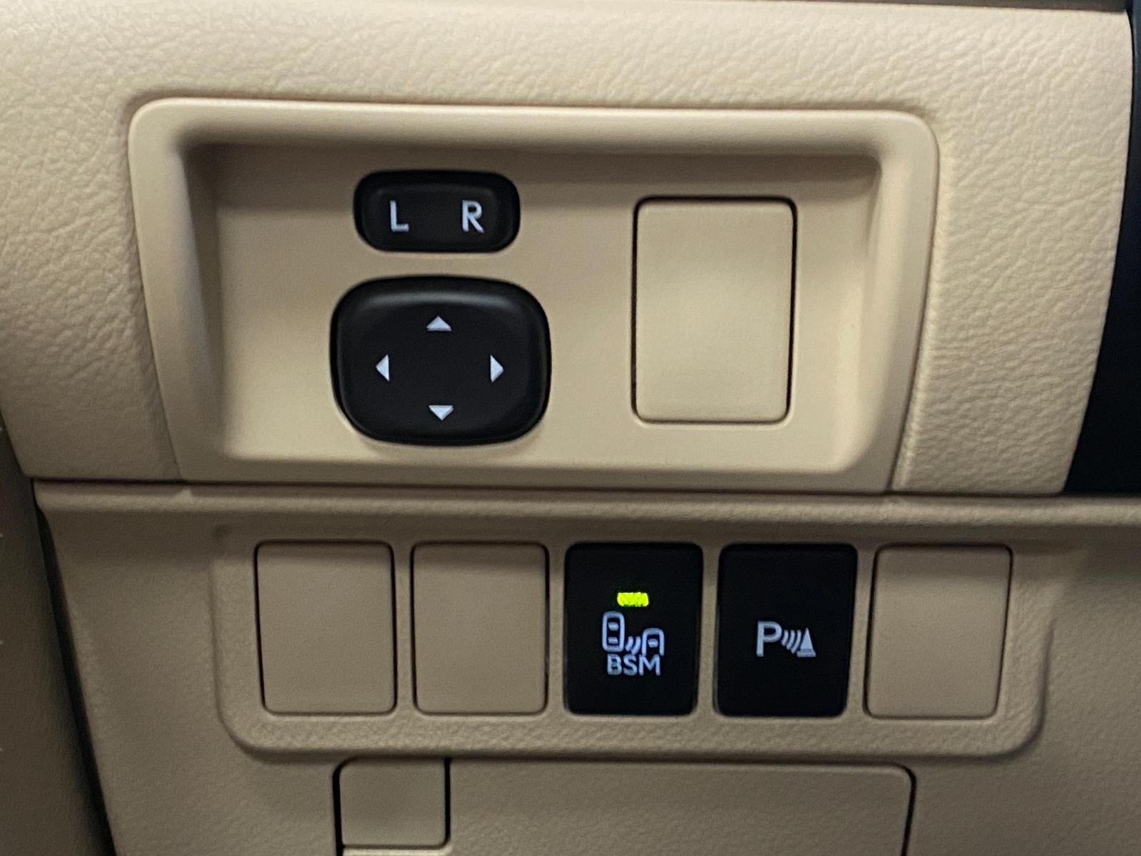 Used 2014 Lexus ES 350 w/ Luxury Package FWD image 14